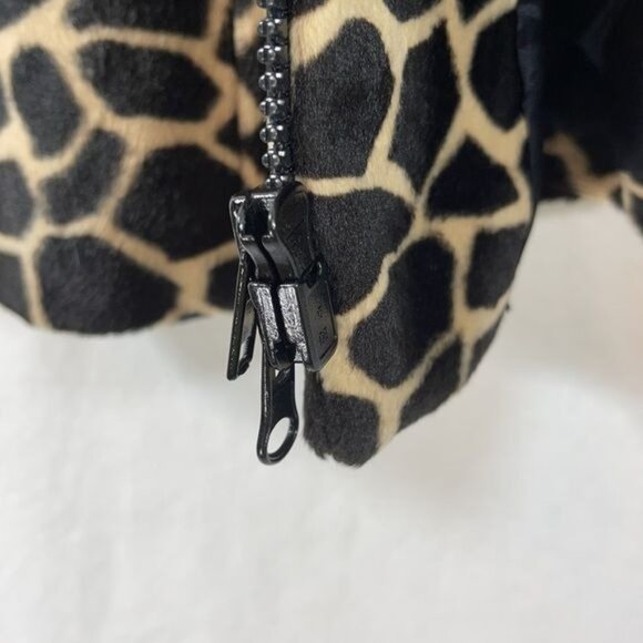 ELLIOTT LAUREN Vintage Giraffe Print Faux Fur Vest - Picture 5 of 8